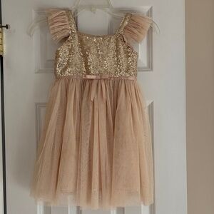 Girl’s dress